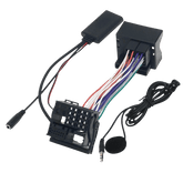 Bluetooth adaptér – Ford (Fiesta, Mondeo, Focus, Transit, Fusion atď.) obrázok zobrazujúci pripojovacie káble a mikrofón.
