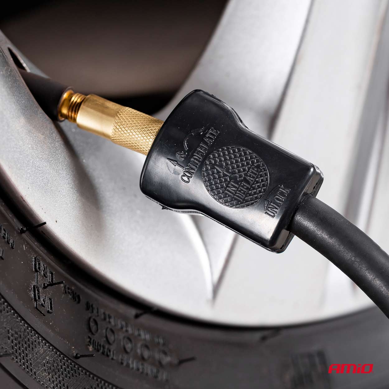 12V autokompresor z bočného pohľadu