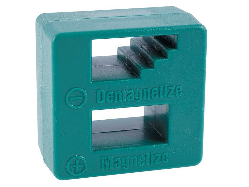 Magnetizér a demagnetizér pre bity a oceľové náradie