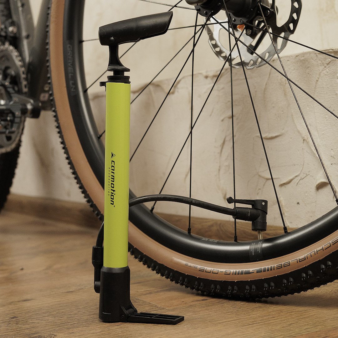 Minipumpa s adaptérmi a držiakom na bicykel