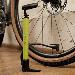 Minipumpa s adaptérmi a držiakom na bicykel