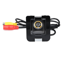 1080P cúvacia kamera pre Toyota Avensis T25/T27 (2003–2018) – integrovaná kamera do osvetlenia ŠPZ (68 × 40 mm) 