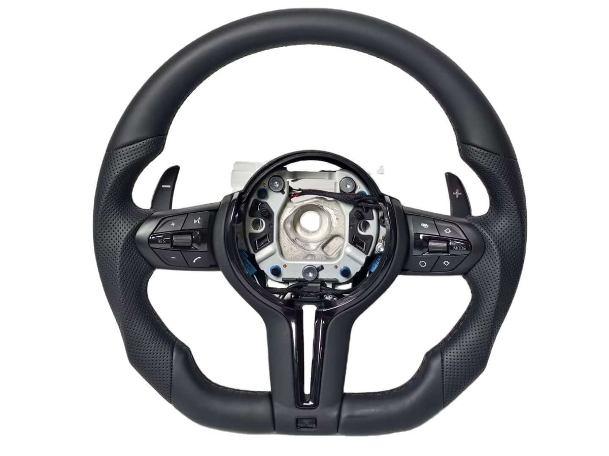 Športový volant v koži pre BMW F-serie – M-style upgrade s moderným dizajnom a ergonomickým úchopom.