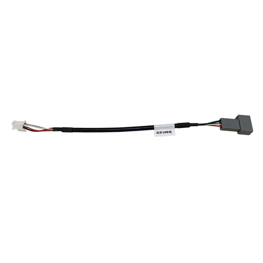USB adaptérový kábel – 4-pin konektor pre Kia a Hyundai na pripojenie k autorádiu vo vozidle.