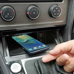 Volkswagen Golf 7 MK7 2014-2019 Bezdrôtová nabíjačka telefónu s 10W rýchlonabíjaním 